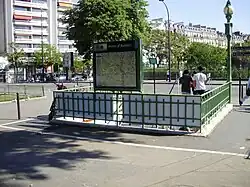 Street-level entrance at Boulevard Murat.