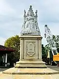 Queen Victoria statue at Victoria Dam