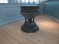 Baptismal font (1913)