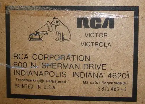Dimensia console TV displaying RCA trademarks
