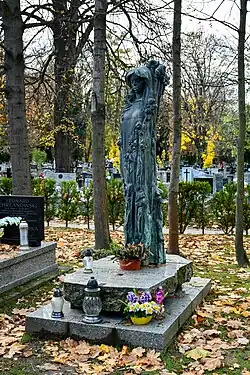 Tomb of Barbara Kwiatkowska-Lass, sculpture by Marian Konieczny