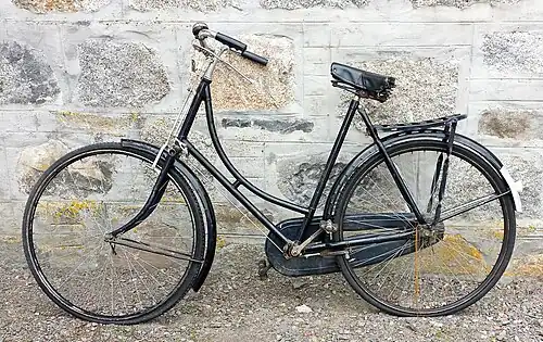 1930s Raleigh lady's loop frame bicycle