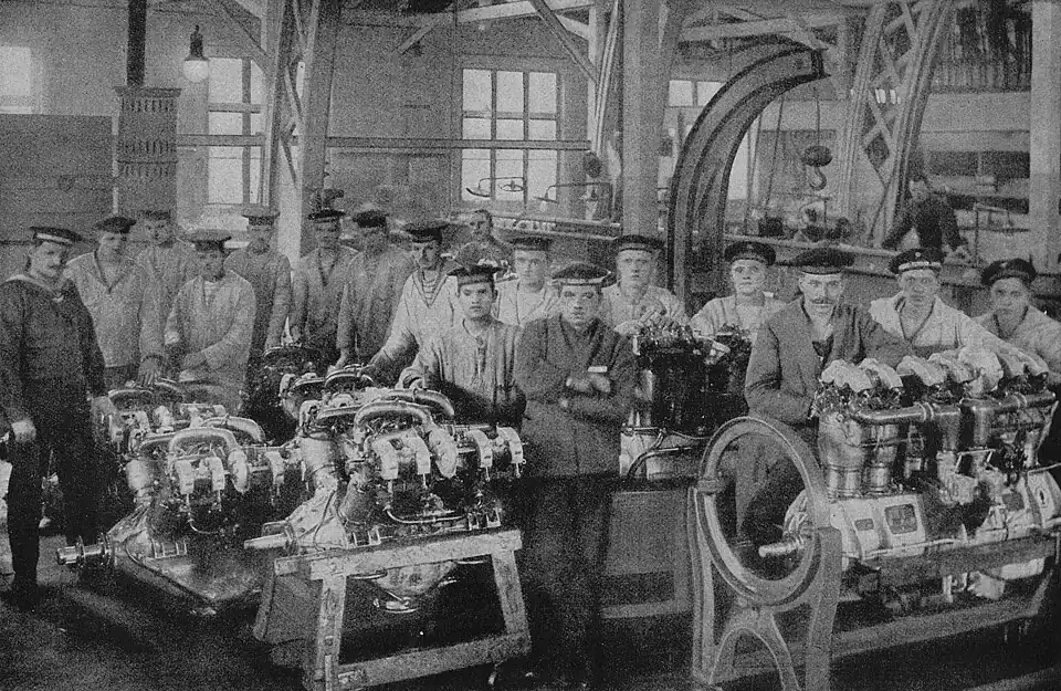 Austrian marines at the Rapp-Motorenwerke, c. 1916.