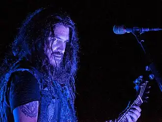 Flynn performing with Machine Head in 2015