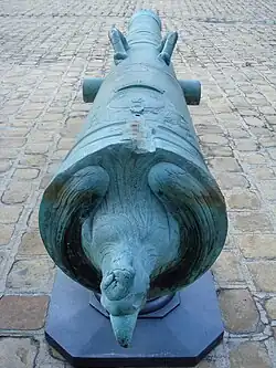 Rooster head of , 12-pounder. Caliber: 121 mm.