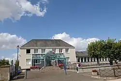Town hall in Rouvray-Saint-Denis
