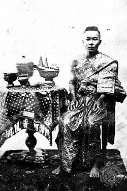 Queen Debsirindra wearing pha biang, 1855