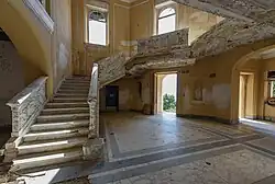 The monumental staircase (2019)