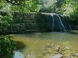 The falls in low water