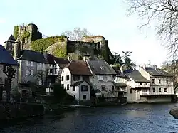 Buildings within Ségur-le-Château