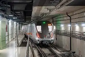 A Line 18 train departing Hangtou station