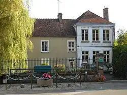 The town hall in Saint-Cyr-la-Rosière