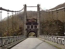 The Saint-Projet bridge over the Dordogne river, in the commune of Arches