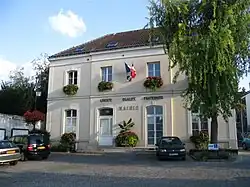 The town hall in Saint-Thibault-des-Vignes