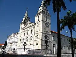 The seat of the Archdiocese of São Luís do Maranhão is Catedral Metropolitana Nossa Senhora da Vitória.