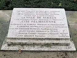 Commemorative plaque