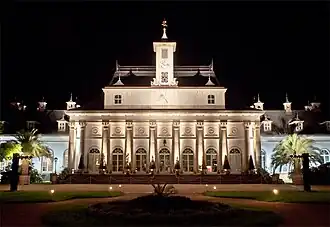 Night view of the New Palace