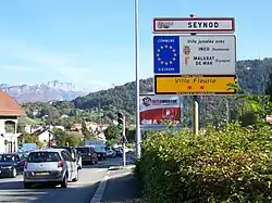 The road into Seynod