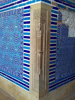 Pillar relief corner