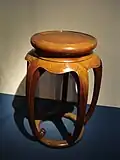 Huanghuali circular incense stand (xiangji) with five cabriole legs, Ming dynasty. Shanghai Museum.