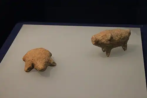 Clay figurines: turtle and pig[18]