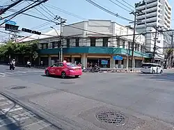 Si Phraya Intersection, where Si Phraya meets Charoen Krung Road.