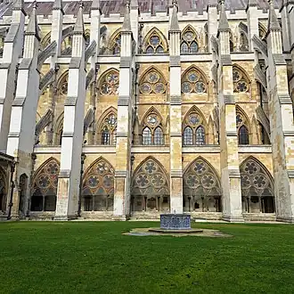 Flying buttresses