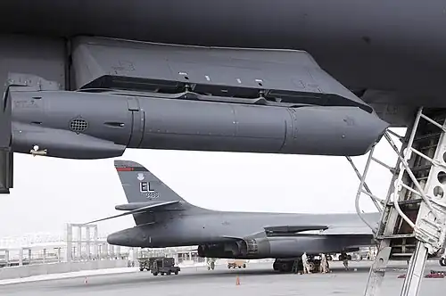 Sniper pod mounted on a B-1B Lancer