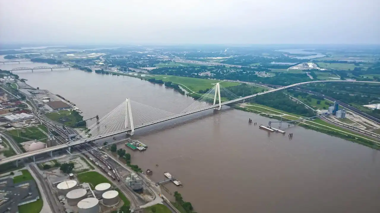 The completed Stan Musial Veterans Memorial Bridge