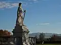 The Gaston Fébus statue facing the Pyrénées
