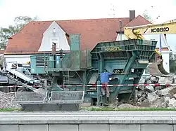 Mobile crusher