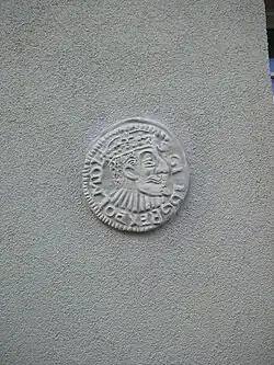 King head medallion