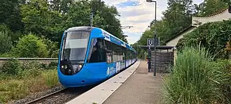 Tram-train in Casino-Lacroix-Laval station&nbsp;[fr]