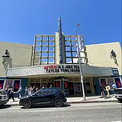 Marque prior to Taylor Tomlinson show