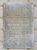 1947 plaque memorializing the message "Tenez bon nous arrivons", quai du Marché-Neuf