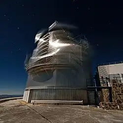A 30-second exposure of the rotating New Technology Telescope