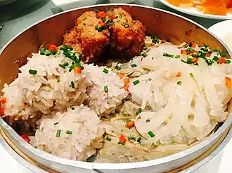 Mianyang Sanzheng, a specialty in Hubei cuisine that contains pearl meatballs