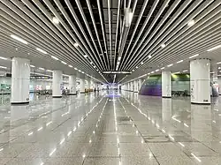 Line 11/21 concourse