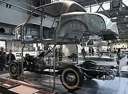 Crown RS cutaway, the body is lifted up and the chassis is on display