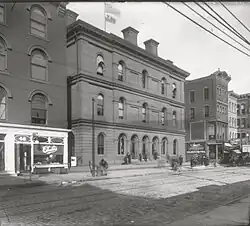 1900