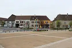 The Place Clodomir and roundabout