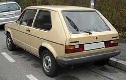 Rear view of facelifted model showing the wider rear lamp clusters