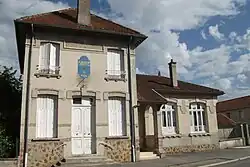 The town hall in Val-de-Vesle