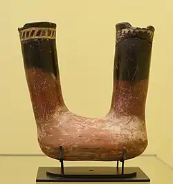 A "fancy" (Type "F") shape: double vase. Louvre Museum.[17]
