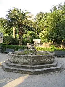 Fountain setting