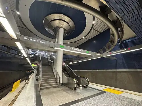 Vermont/Sunset station platform and ceiling design