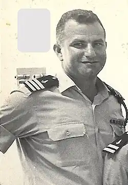 שמאל