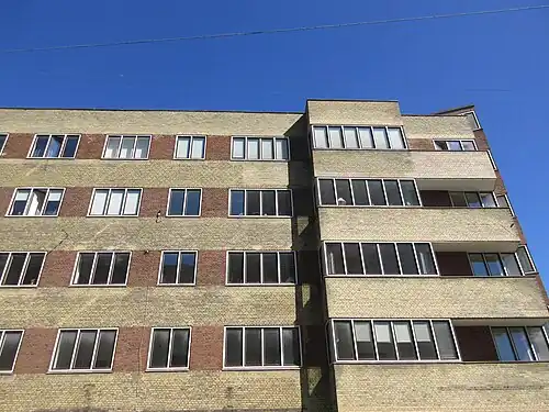 Facade towards the street.