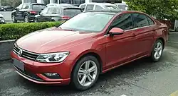 Front view of the Volkswagen Lamando