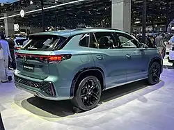 Rear view (Tayron L)